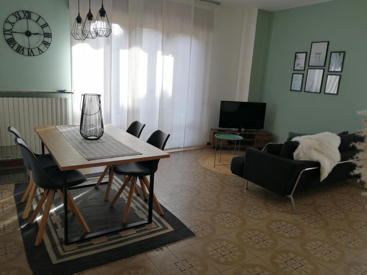 Casa Vacanze Donatella Carenno Bagian luar foto